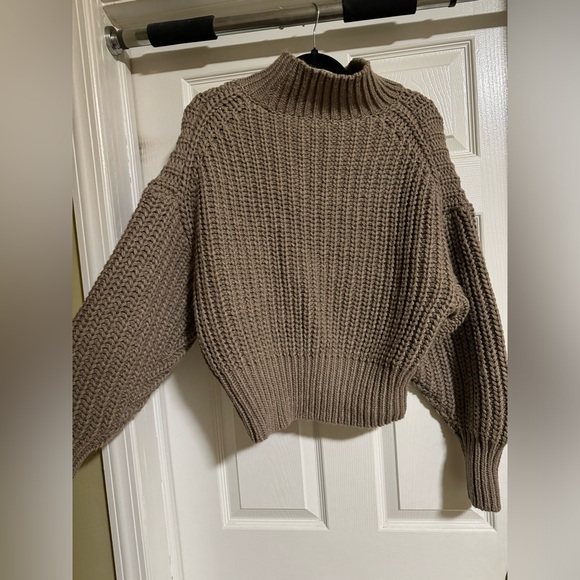 Turtleneck sweater - Picture 2 of 4